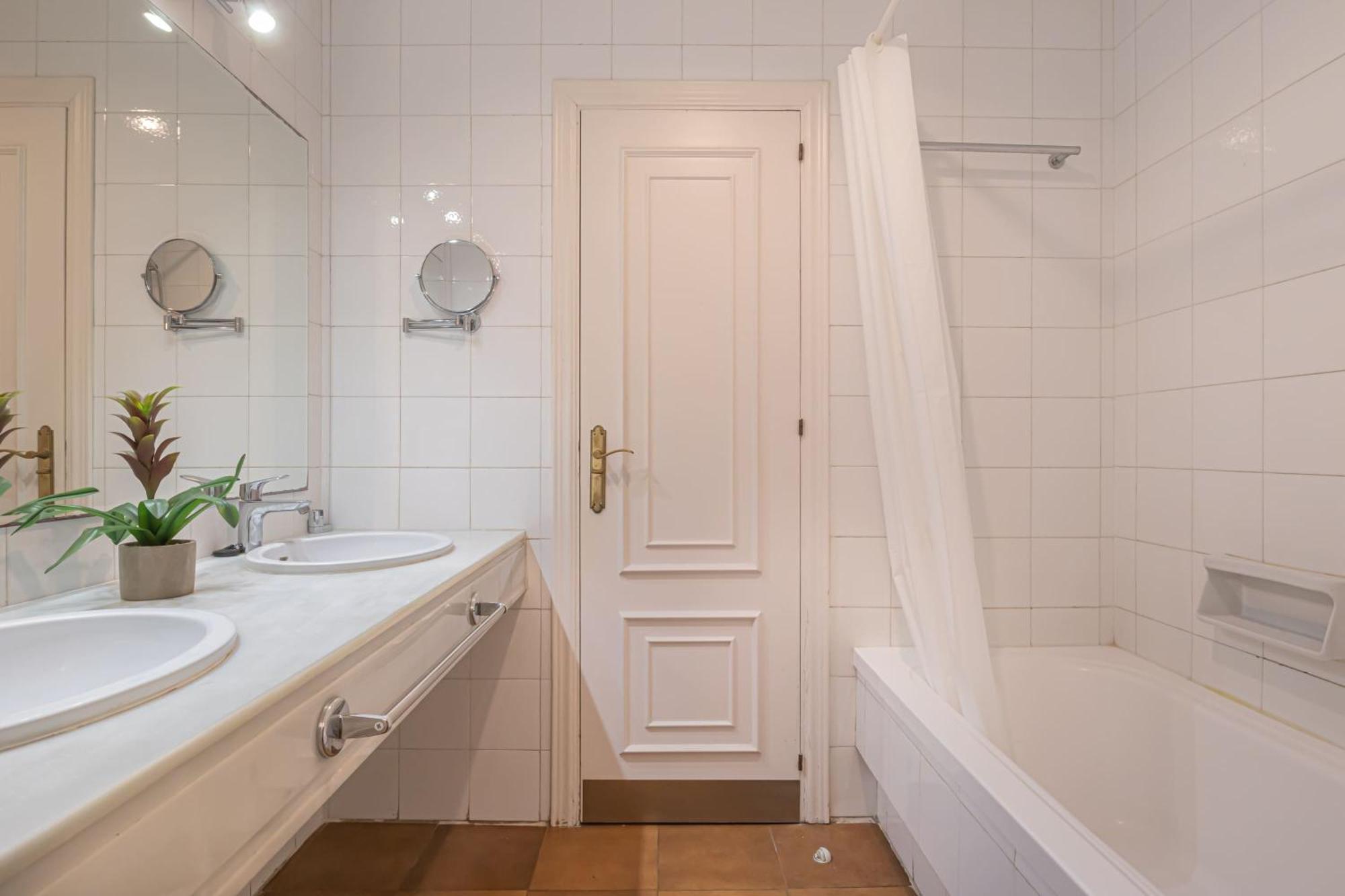 Occidental 1&2 - Puerto Banus Apartment *