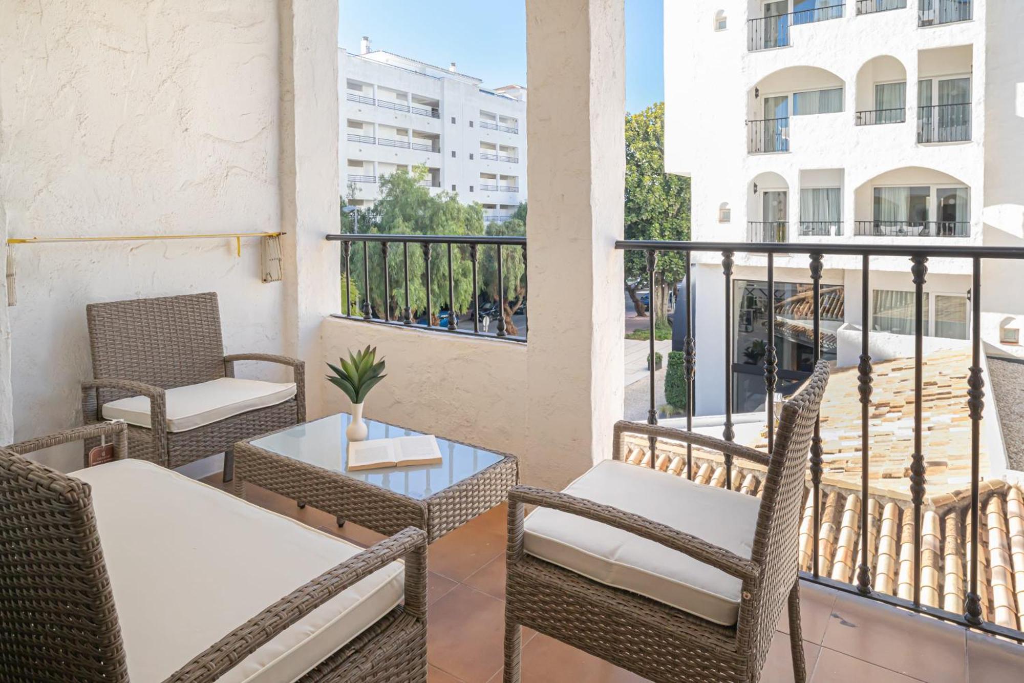 Occidental 1&2 - Puerto Banus Apartment *