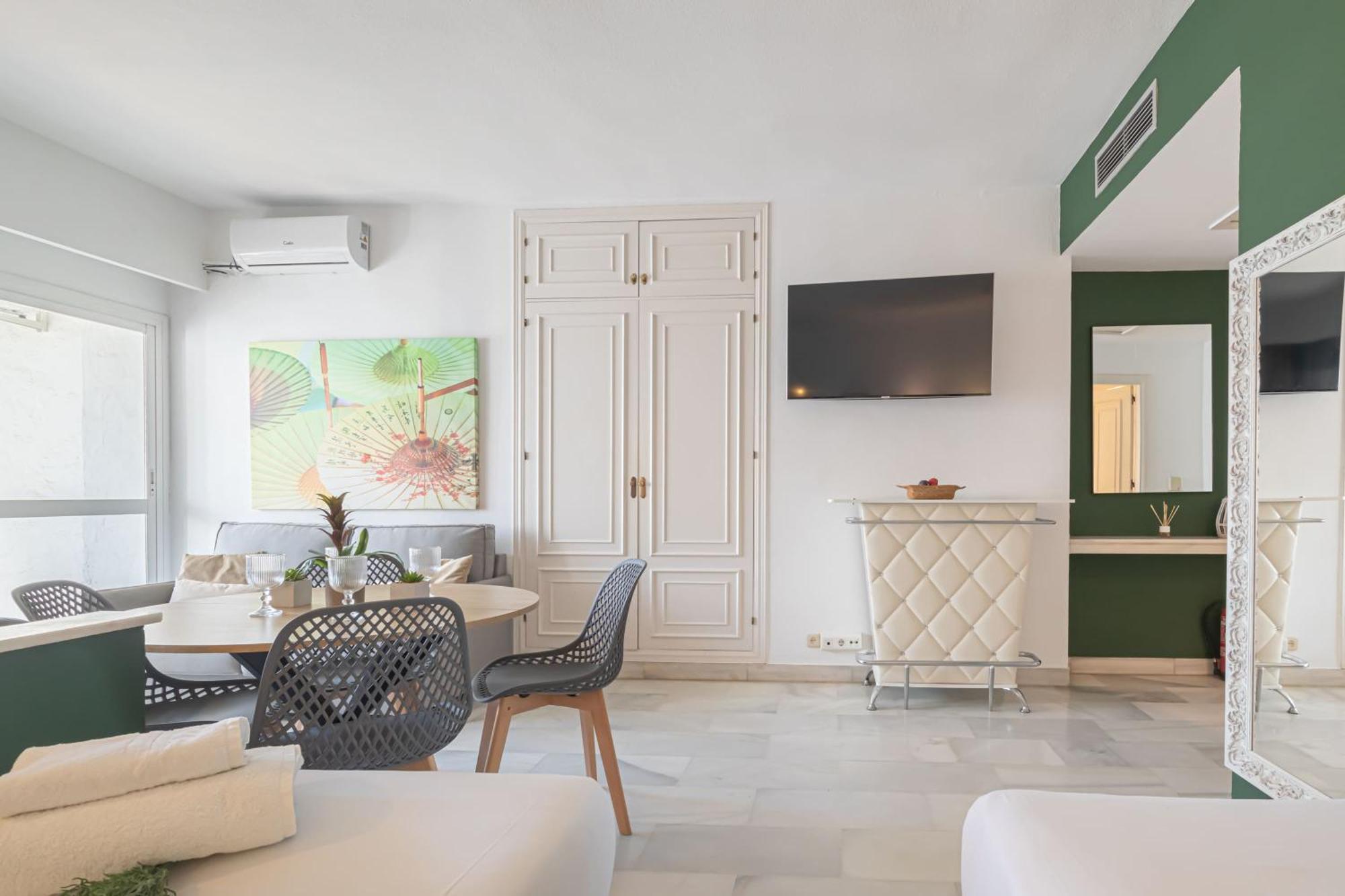 Occidental 1&2 - Puerto Banus *