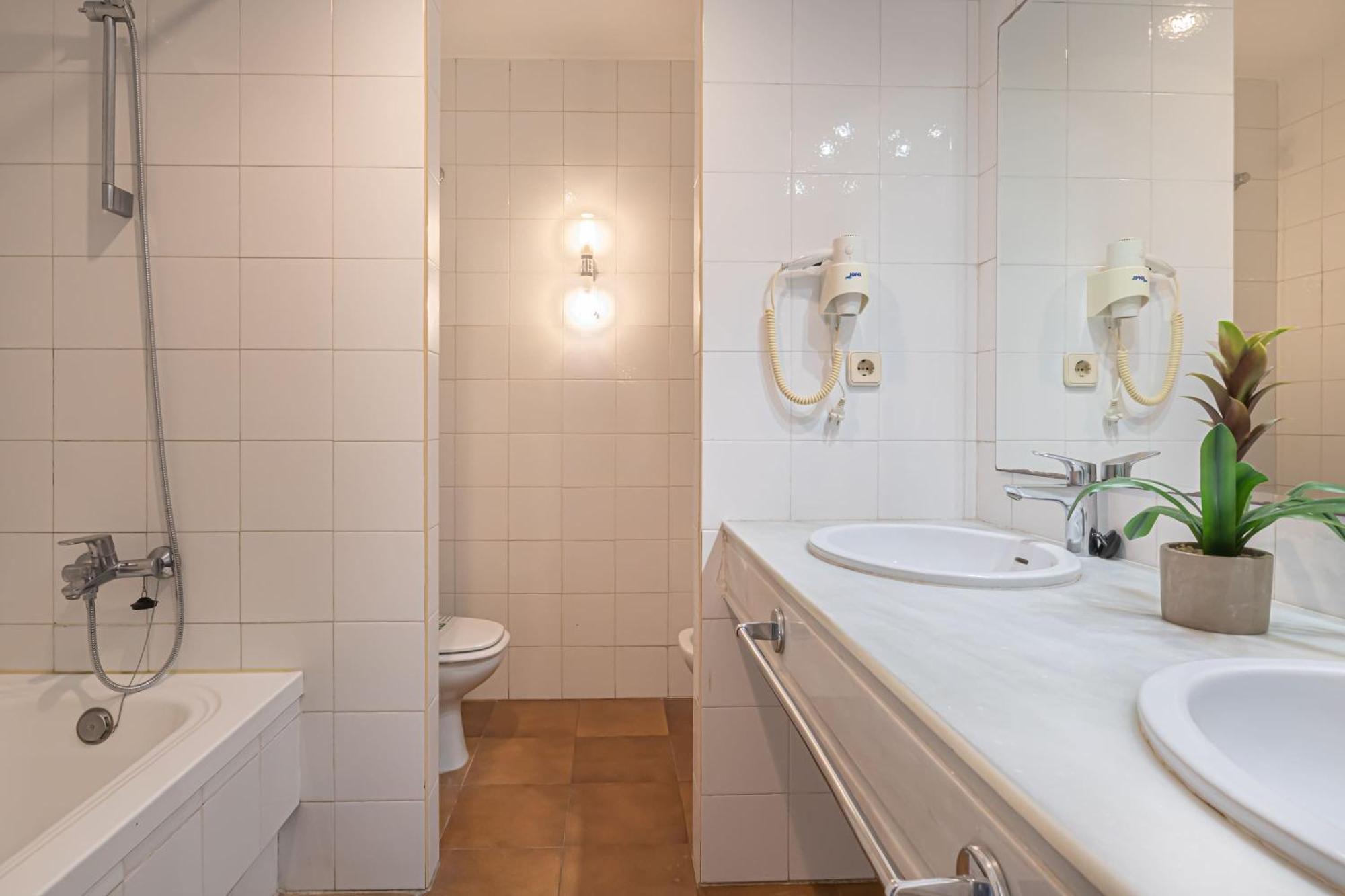 Occidental 1&2 - Puerto Banus Apartment *